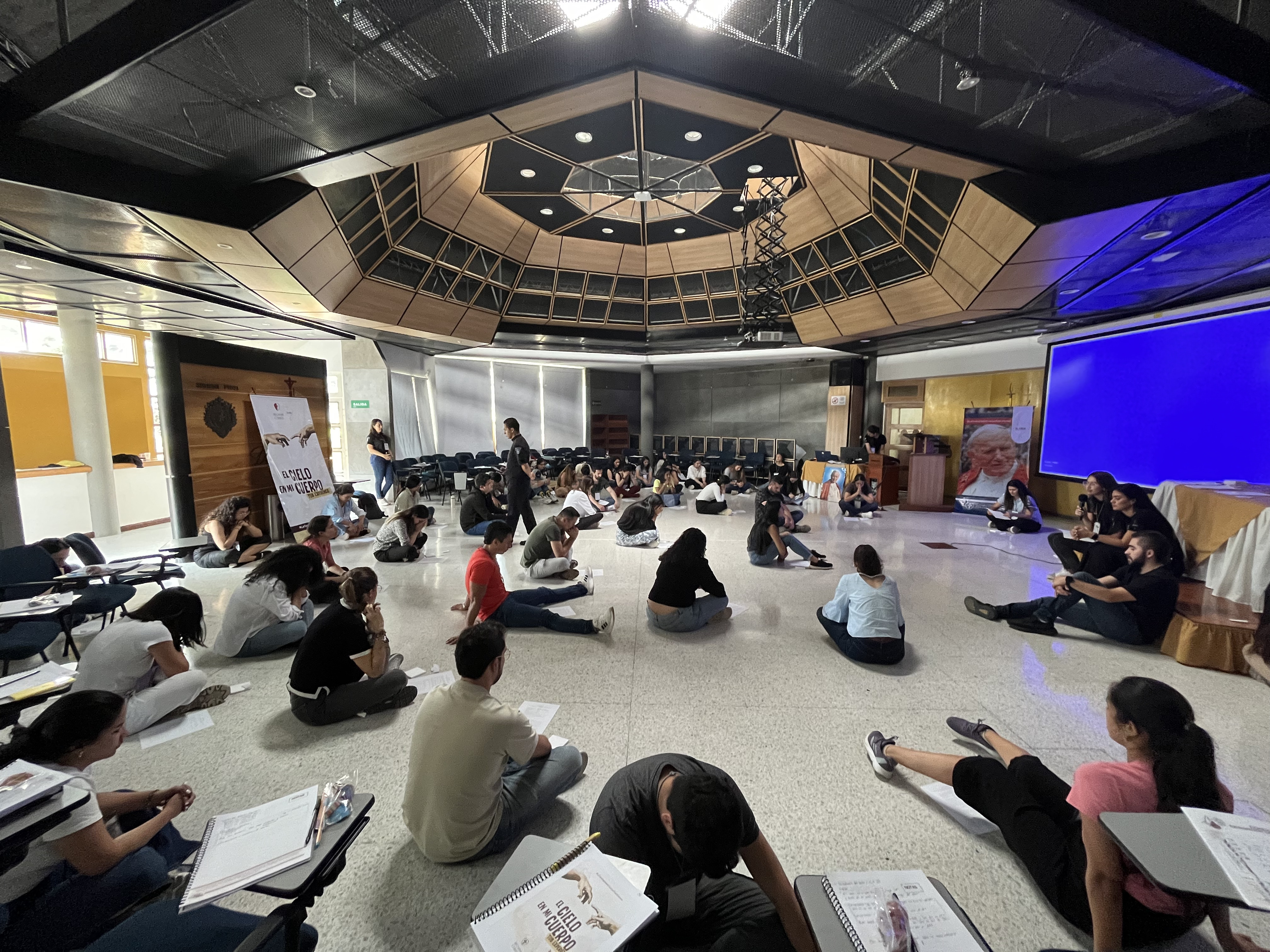 Clase del Diplomado Presencial en Teología del Cuerpo, Medellín